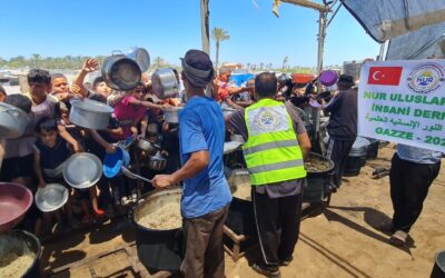 Cooking food (daily hospice) and distributing it to IDPs in tents to provide hot meals to IDPs